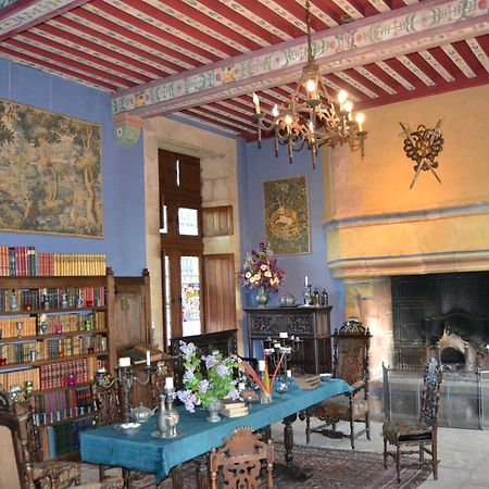 Chateau De Peufeilhoux Vallon-en-Sully Exterior foto