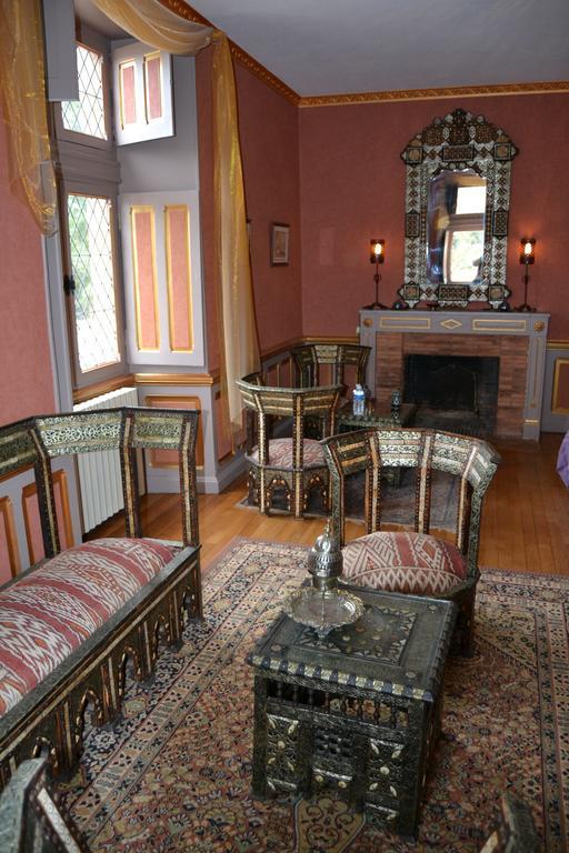 Chateau De Peufeilhoux Vallon-en-Sully Habitación foto
